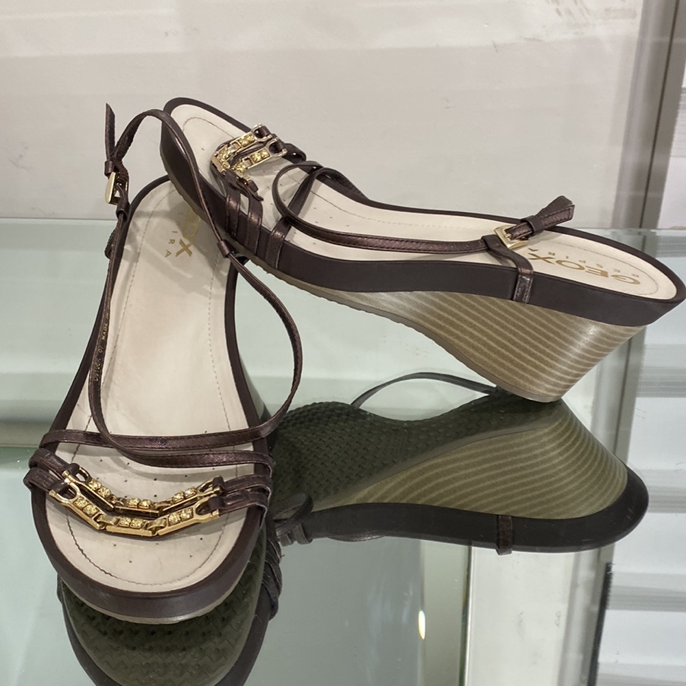 Geox Respira Brown Leather Sandals Gold Tone Hardware size 9.5/ 10 US